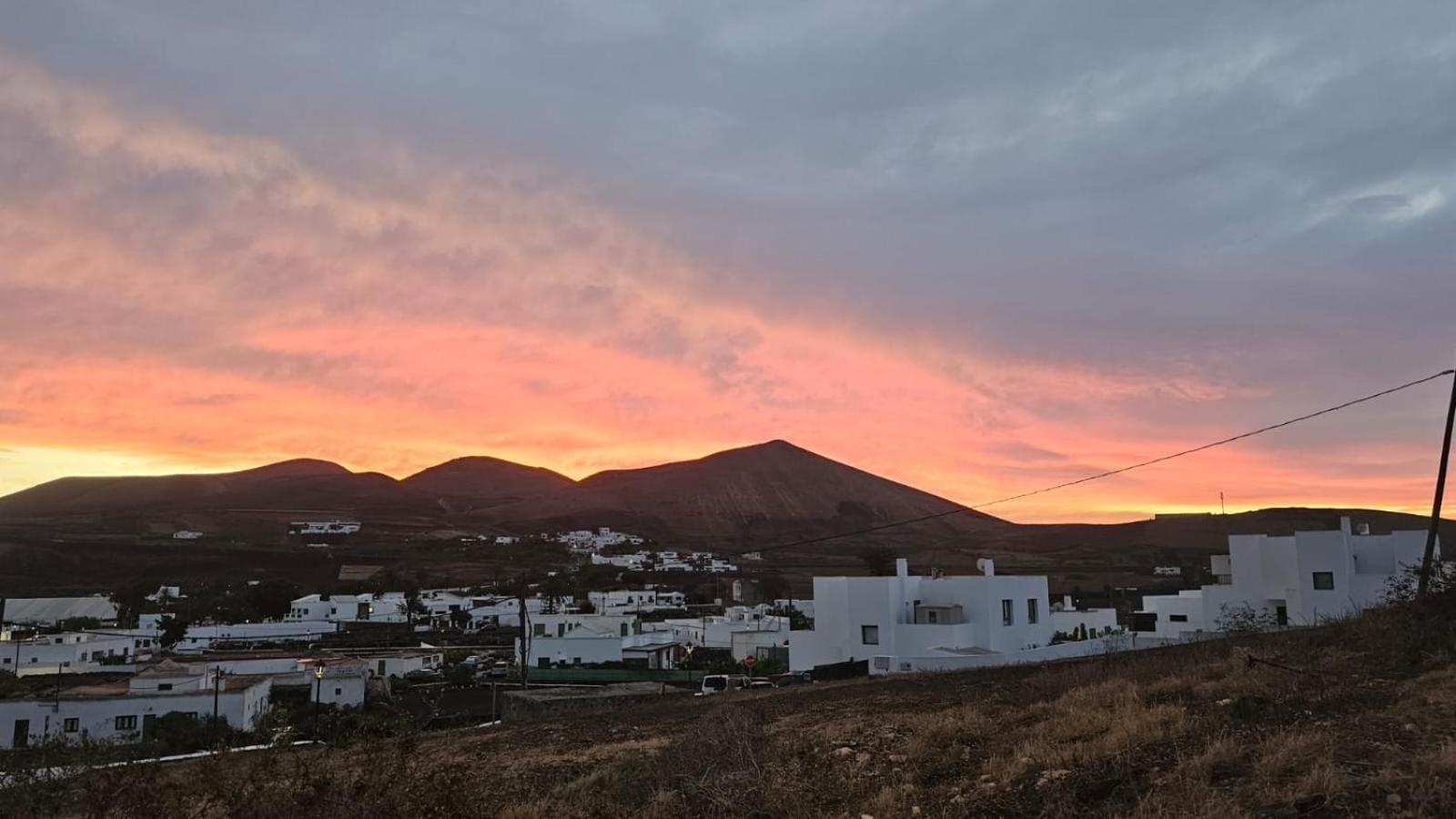 Tranquilidad Entre Volcanes Uga Buitenkant foto